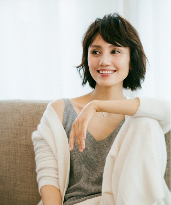 博牛配资 袁泉：与丈夫相爱21年，却被高圆圆半道截胡，如今还是嫁给了他