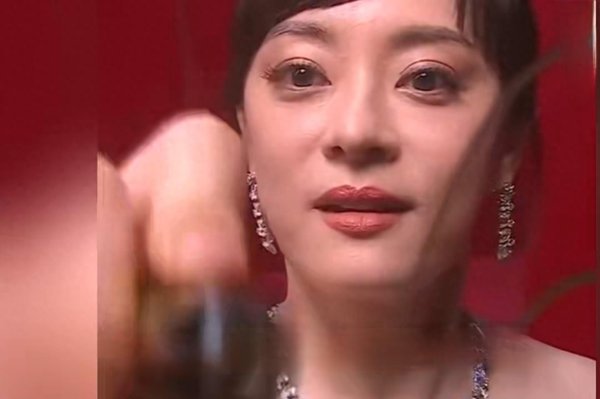 乐盈配资 孙俪拿掉了嘴唇下的痣，引发热议，为什么大家都在关心这个
