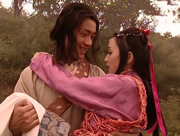 凯狮优配 “石破天”吴健罕有晒照庆结婚22年！妻子身份曝光，行政级别副团